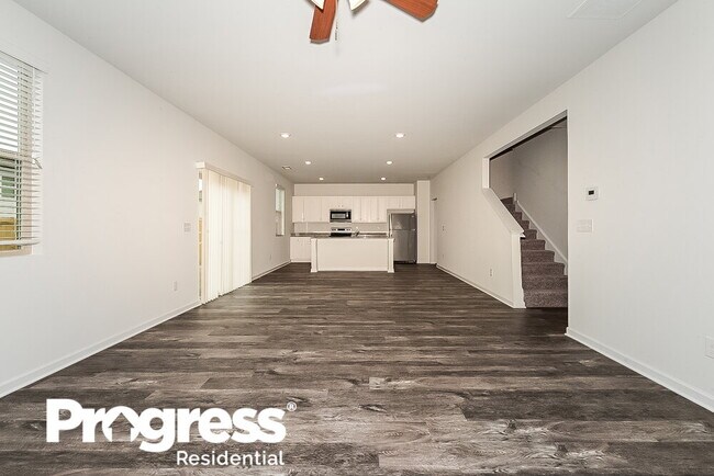 Photo - 445 Culloden Moor Dr