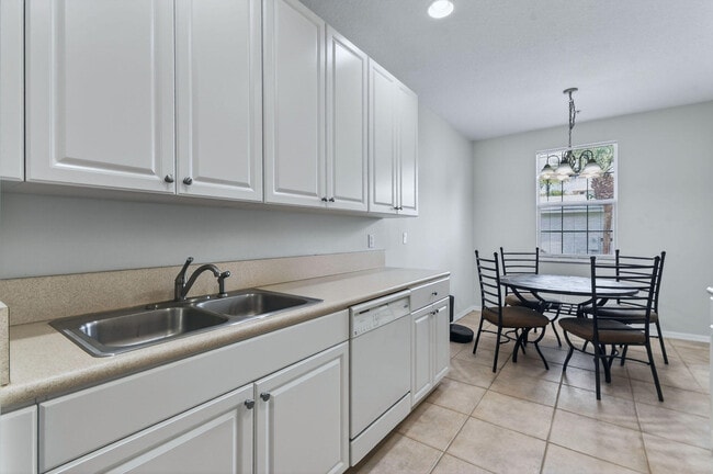 Photo - 1579 Frederick Small Rd