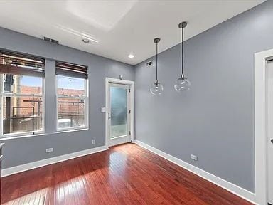 Photo - "Charming 2-Bedroom Apartment in Vibrant Chicago Locale – Your Urban Oasis Awaits!"