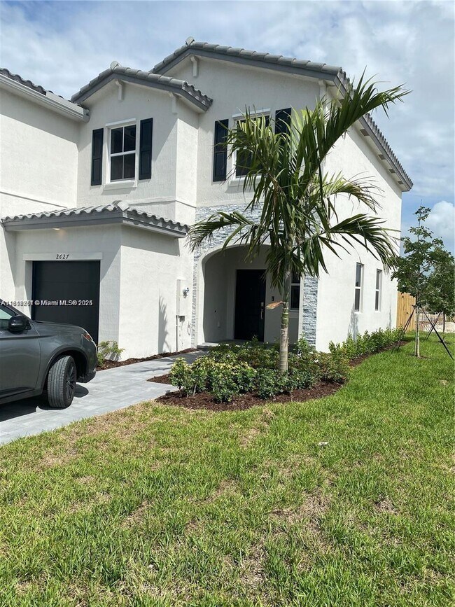 Photo - 2627 SE 12th St