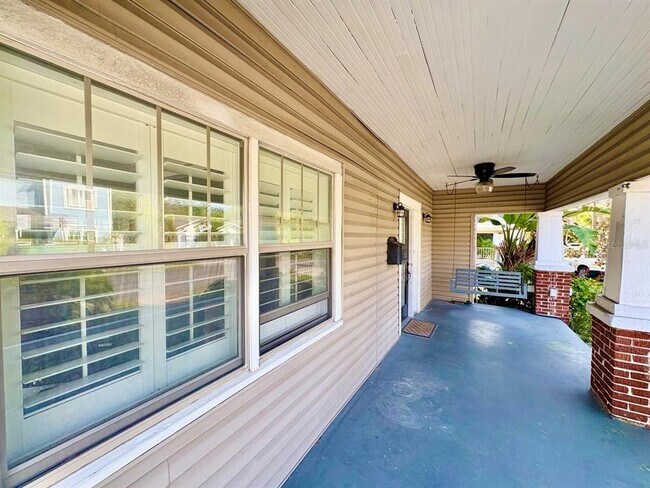 Photo - 302 W Haya St