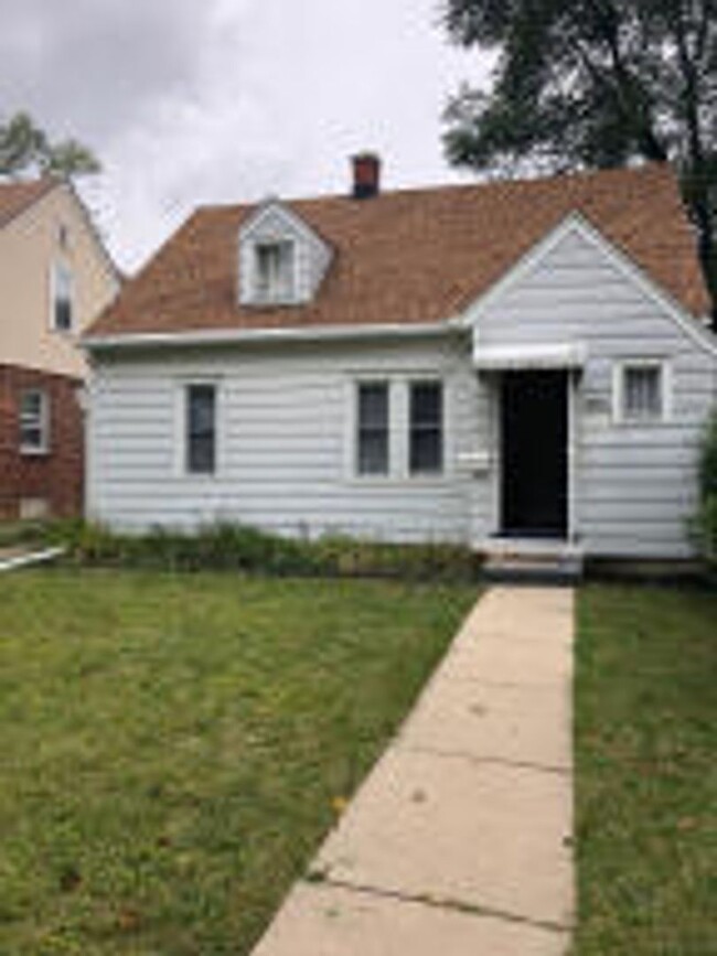 3 Bedroom Single Family - 3 Bedroom Single Family House