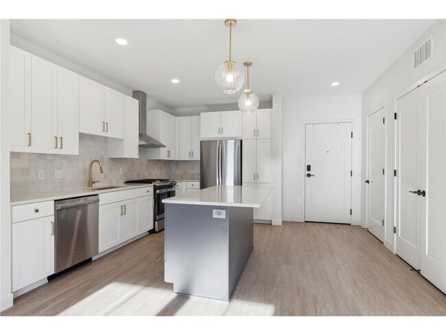 Photo - 4917 Eden Ave Unit 724