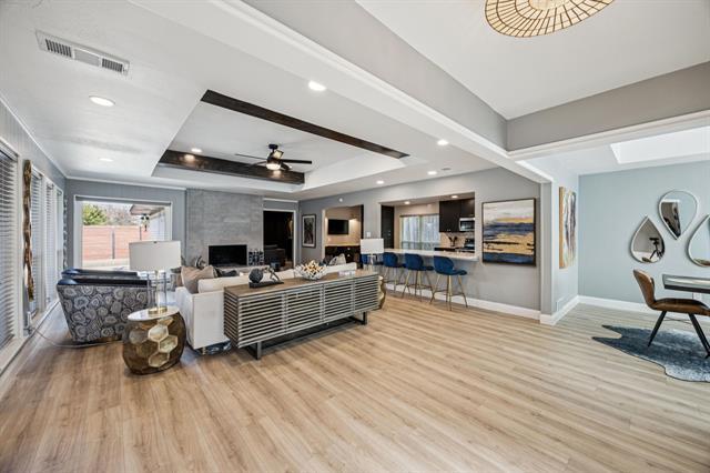 Photo - 2833 Meadowbrook Dr