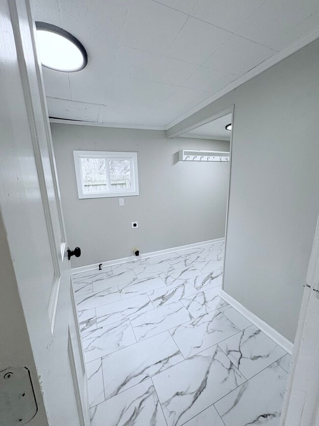 Photo - Charming 4 beds 3 baths in Reynoldsbug!