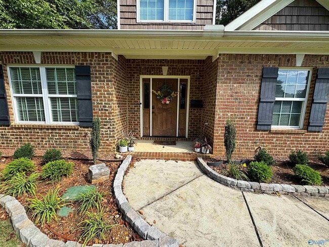 Photo - 2709 Thornton Cir SW