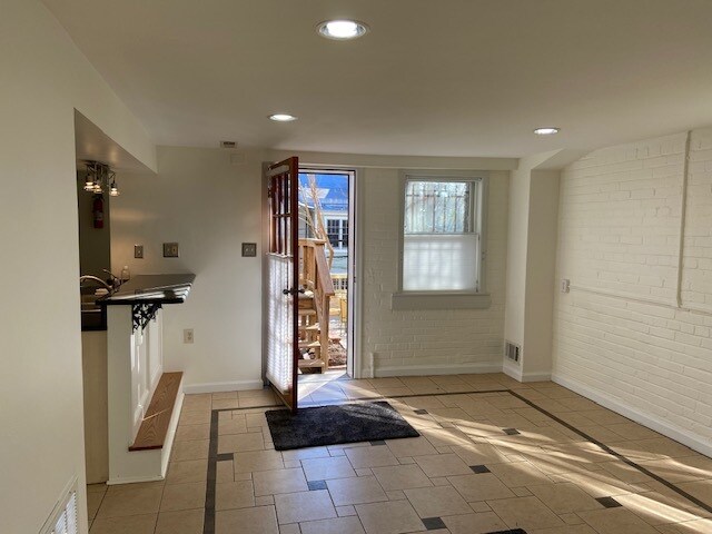 Photo - 1662 Hobart St NW