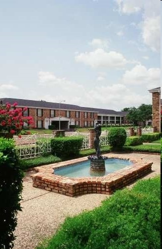 Three Fountains One