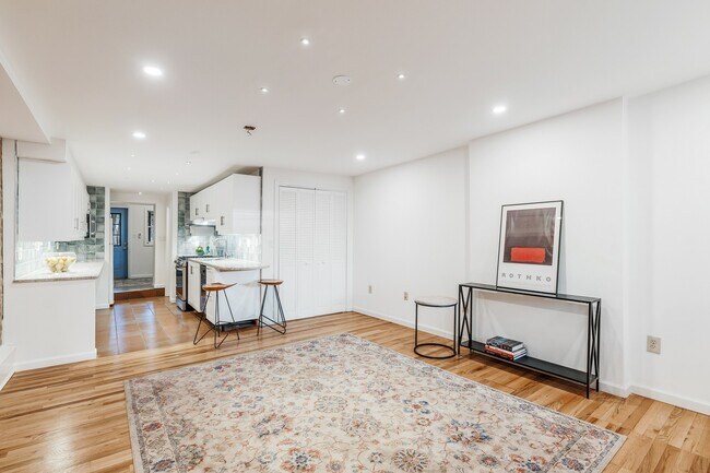 Photo - 209.5 4th St