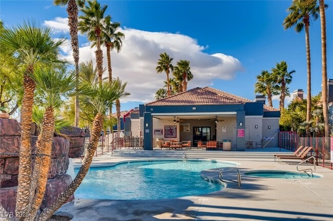 Photo - 8600 W Charleston Blvd Unidad 2017 Rental
