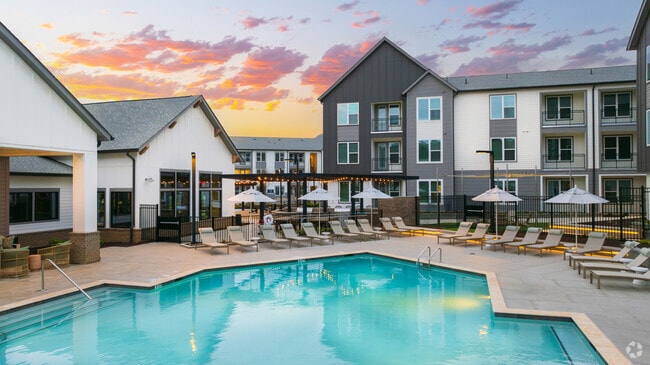 Building Photo - Elan Capital Hills Rental