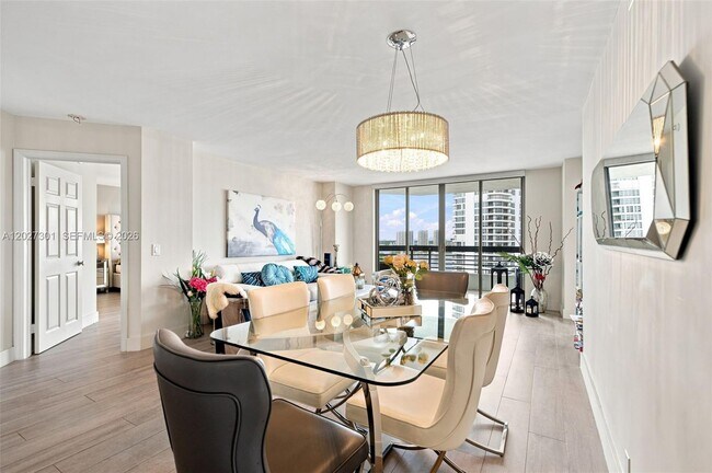 Photo - 3500 Mystic Pointe Dr Unidad 2003