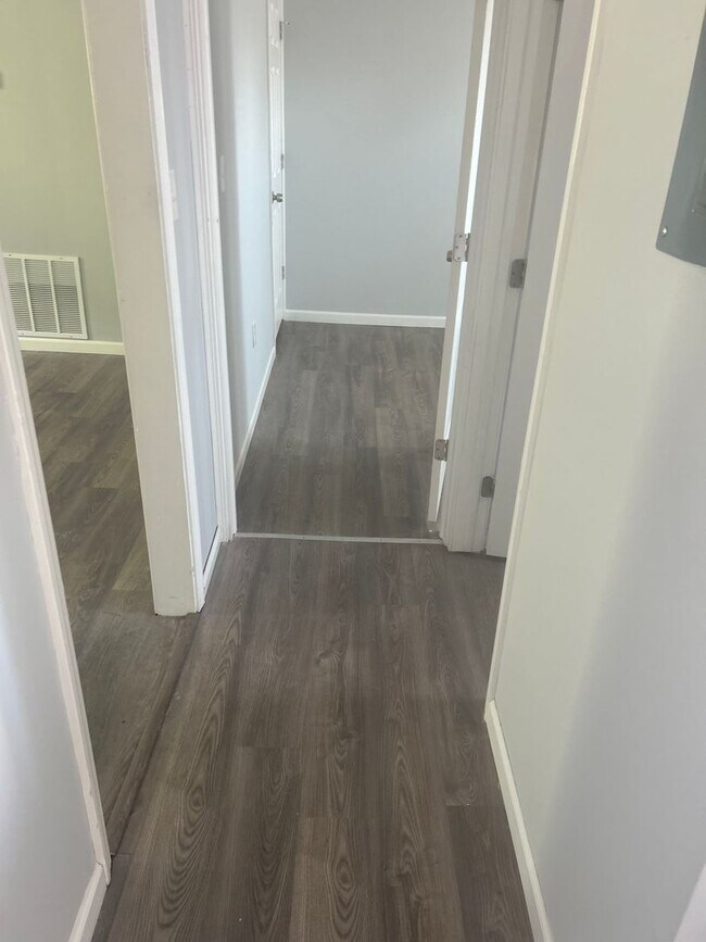 Photo - 17568-70 Lakeshore - 8 Unit 8