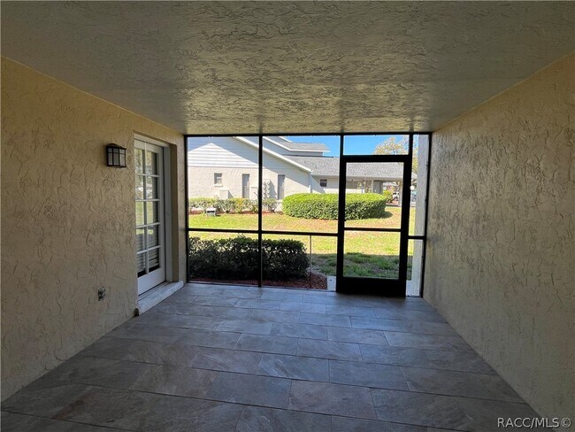 Photo - 760 E Gilchrist Ct