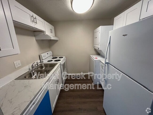 Building Photo - 5520 Beavercrest Dr Unit #9 Rental