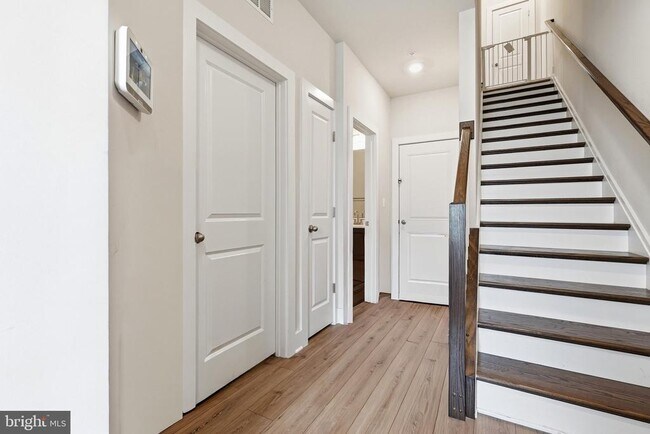 Photo - 153 Locke St