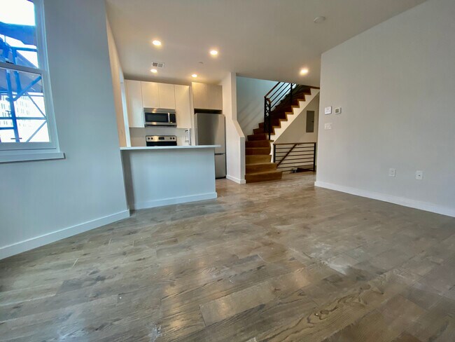 Photo - 7 Wigglesworth St Unit 3