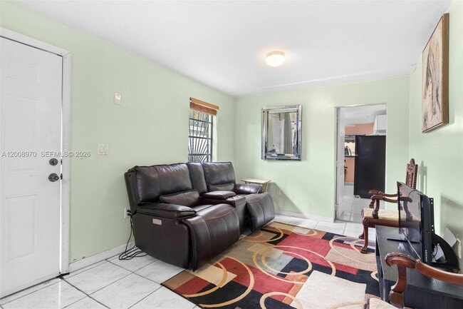 Photo - 410 East Dr