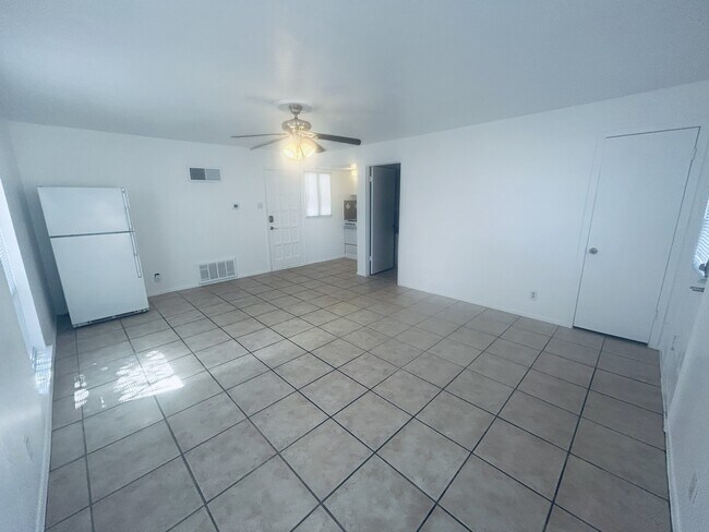 Photo - 1008 Clayton Nolen Dr