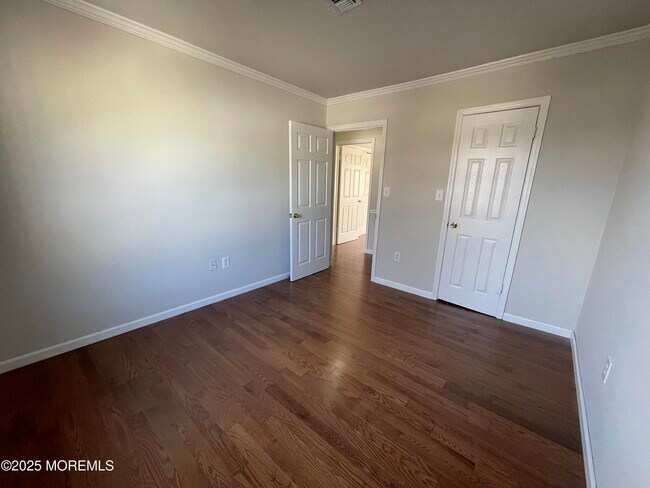 Photo - 7 Clinton St