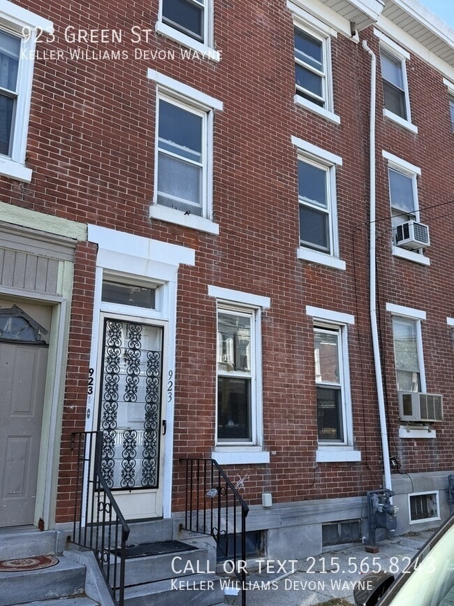 Photo - 923 Green St