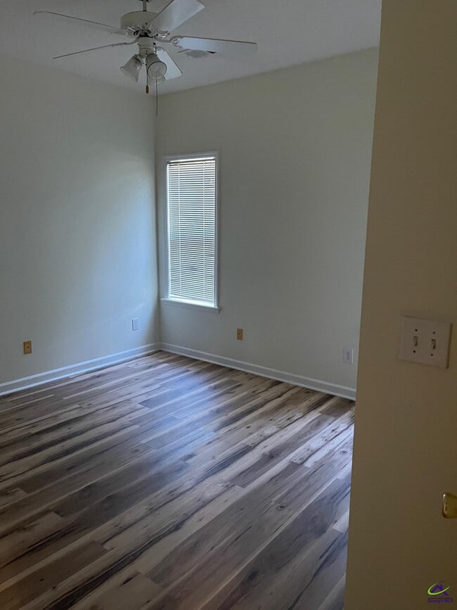 Photo - 105 Jasmine Way