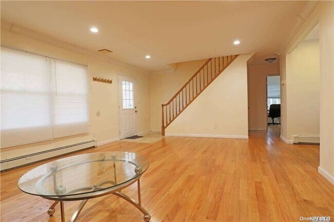 Photo - 4 Saywood Lane