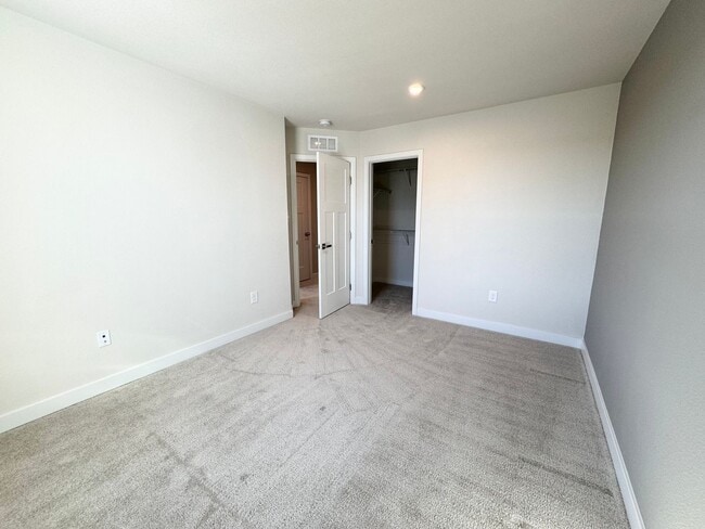Photo - 106 Mizzen Wy