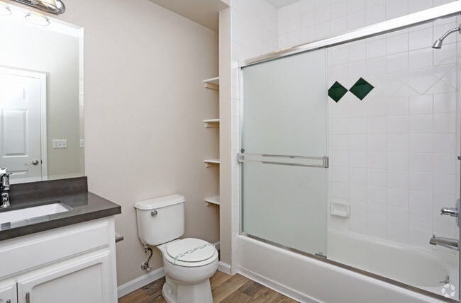 1x1-729 ft²-$3,095 Cuarto de baño