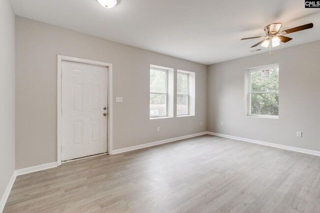 Photo - 6536 Shakespeare Rd