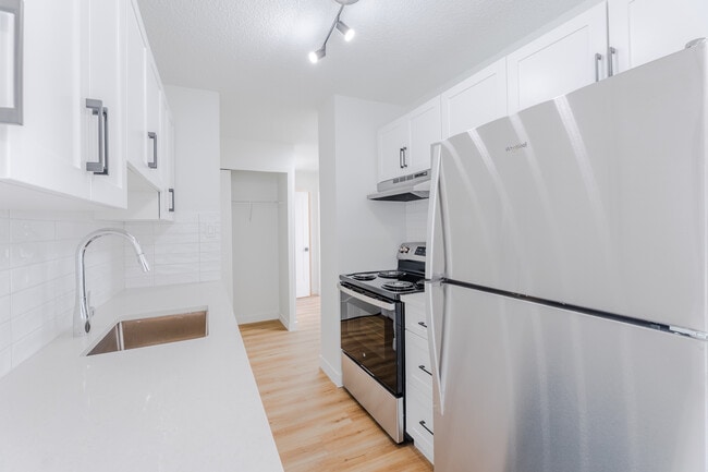 Building Photo - Glenmore Heights