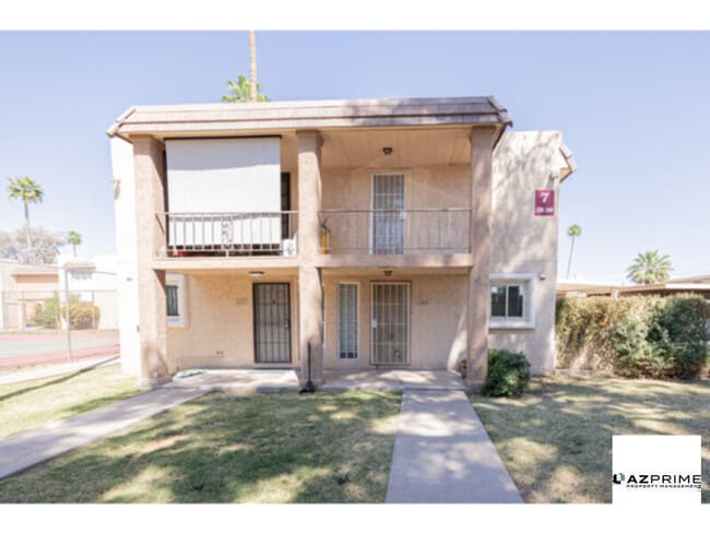 Photo - Cozy 1/1.5 Loft-style Phoenix Condo - Affordable &amp; Convenient!