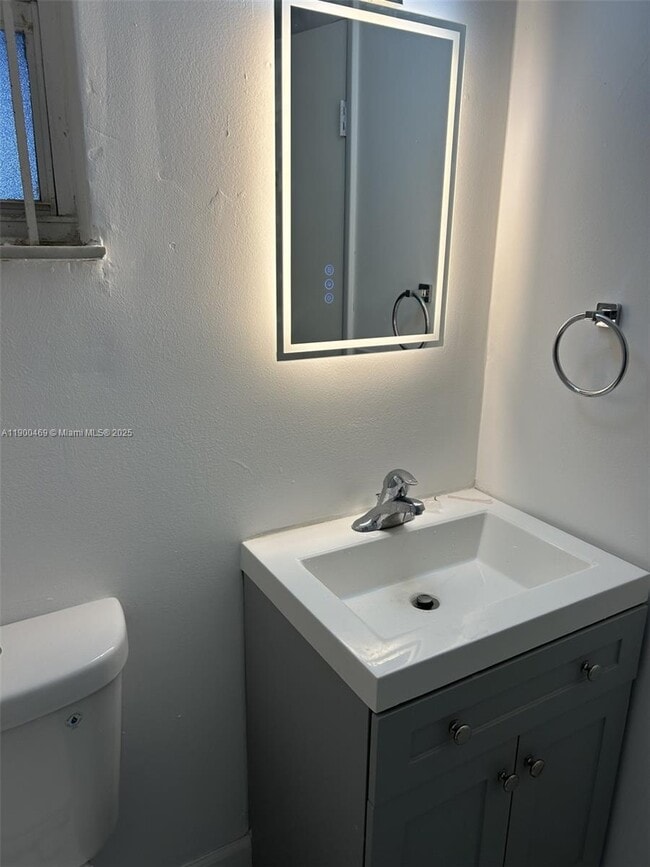 Building Photo - 8841 W Flagler St Unit 108