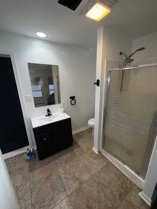 Photo - 951 Mc Allister St