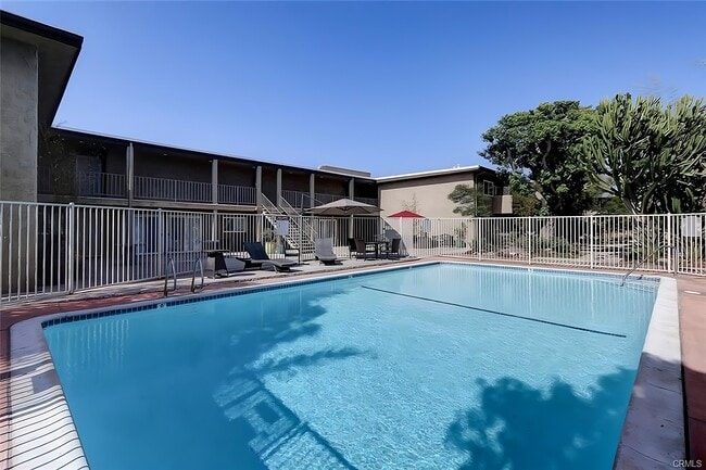 Photo - 4727 W 147th St Unidad 116