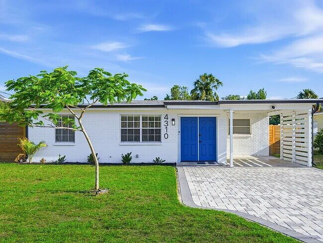 Building Photo - Fully Furnished South Tampa Retreat | Flexible Lease Terms