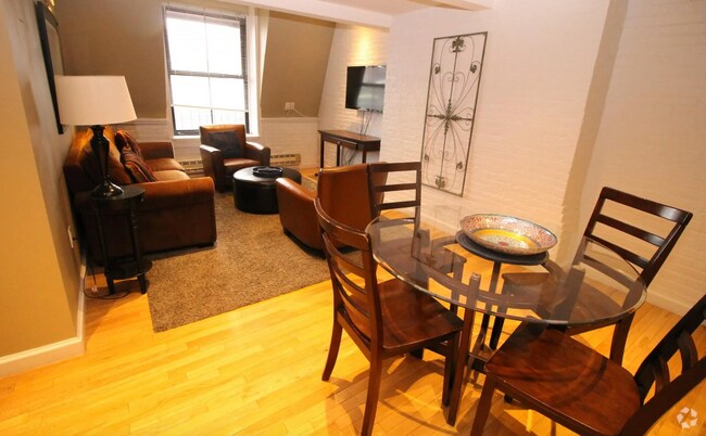 Building Photo - 117 Beacon St Unit 6 Rear Rental