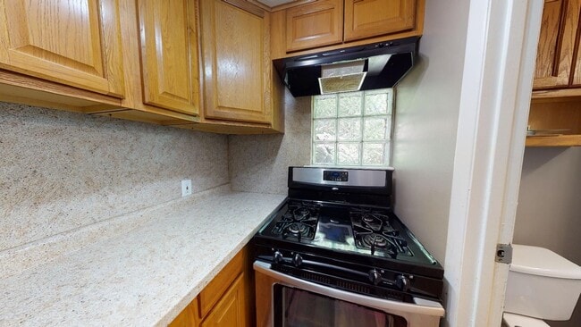 Photo - 43 Page St NE Unit Apt 2