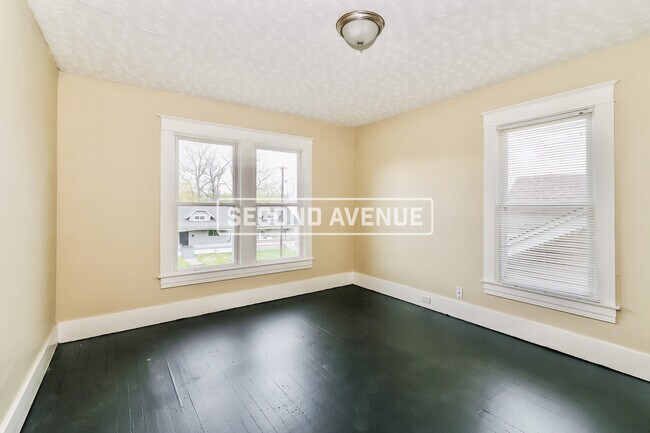 Photo - 833 S 38th St