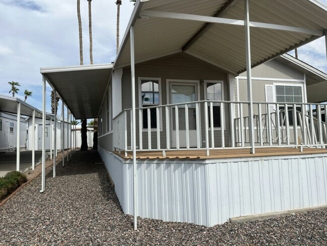 Photo - 201 S Greenfield Rd