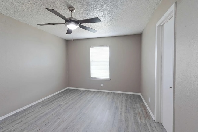 Photo - 531 Bedford Rd Unidad 205