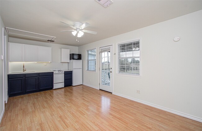 Photo - 15510 Cypress Garden Dr
