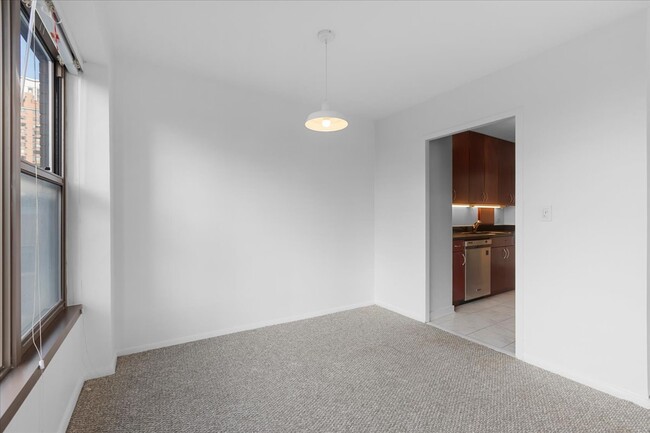 Photo - 2970 N Lake Shore Dr Unit 6F