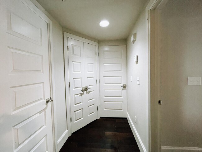 Photo - 915 NW 7th St