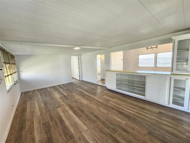 Photo - 321 3rd St Dr W