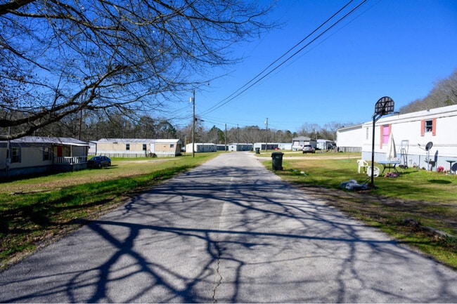 Photo - 100 Lunsford Cir