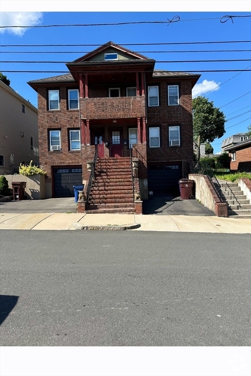 Building Photo - 133 Suffolk Ave Unit 2 Rental