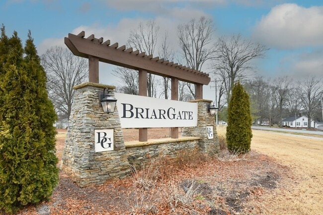 Building Photo - 128 Suggs Mill Dr