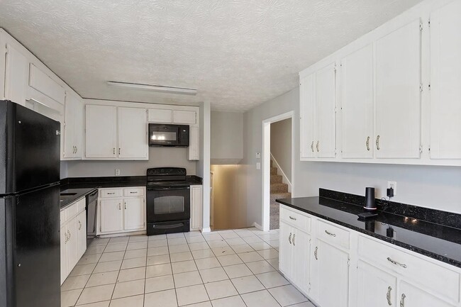 Photo - 4 bedrooms & 2 bath in Decatur!