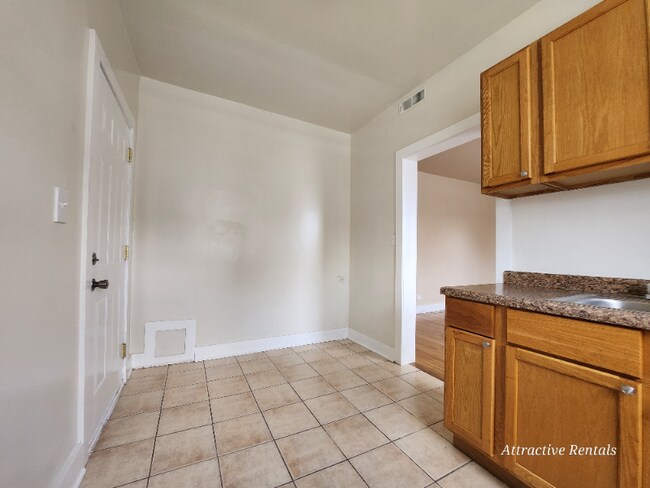 Photo - 55 E Marquette Rd Unidad 3